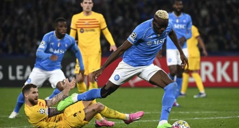 Soi kèo phạt góc Barcelona vs Napoli, 3h ngày 13/3: Phân định suất đi tiếp - Ảnh 1