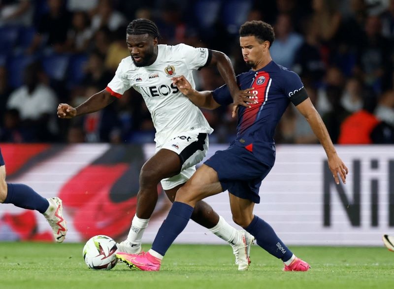 Soi kèo phạt góc Nice vs PSG, 01h45 ngày 7/10 - Ảnh 1